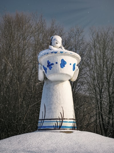 白蓝陶瓷雪人